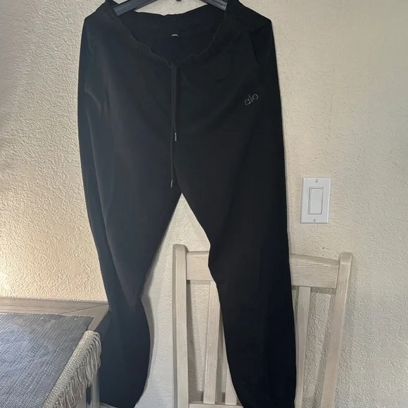 ALO Yoga Black Women's Trousers - Picture 5 of 5